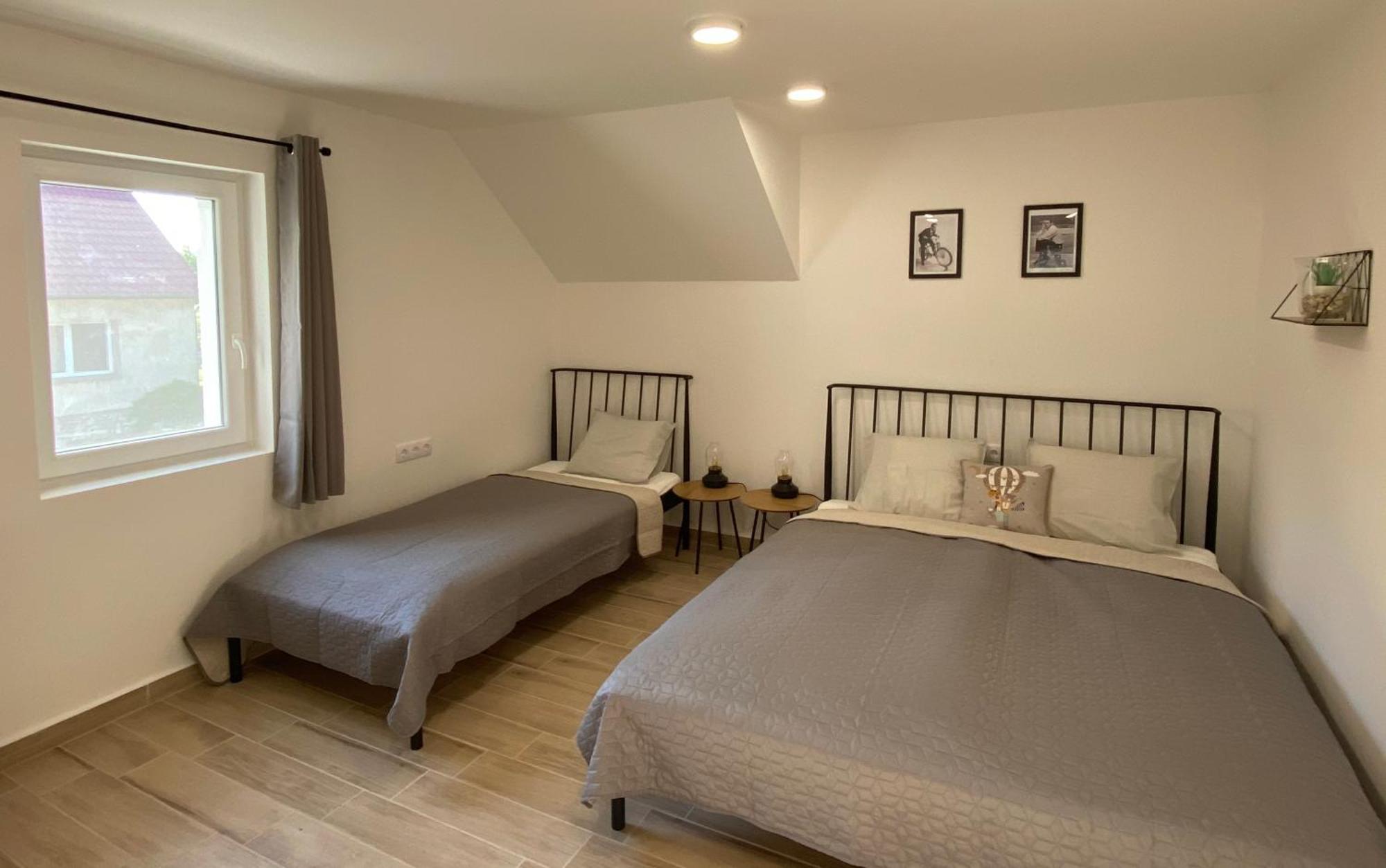 Bike & Fun Apartments - Balatonakarattya Habitación foto